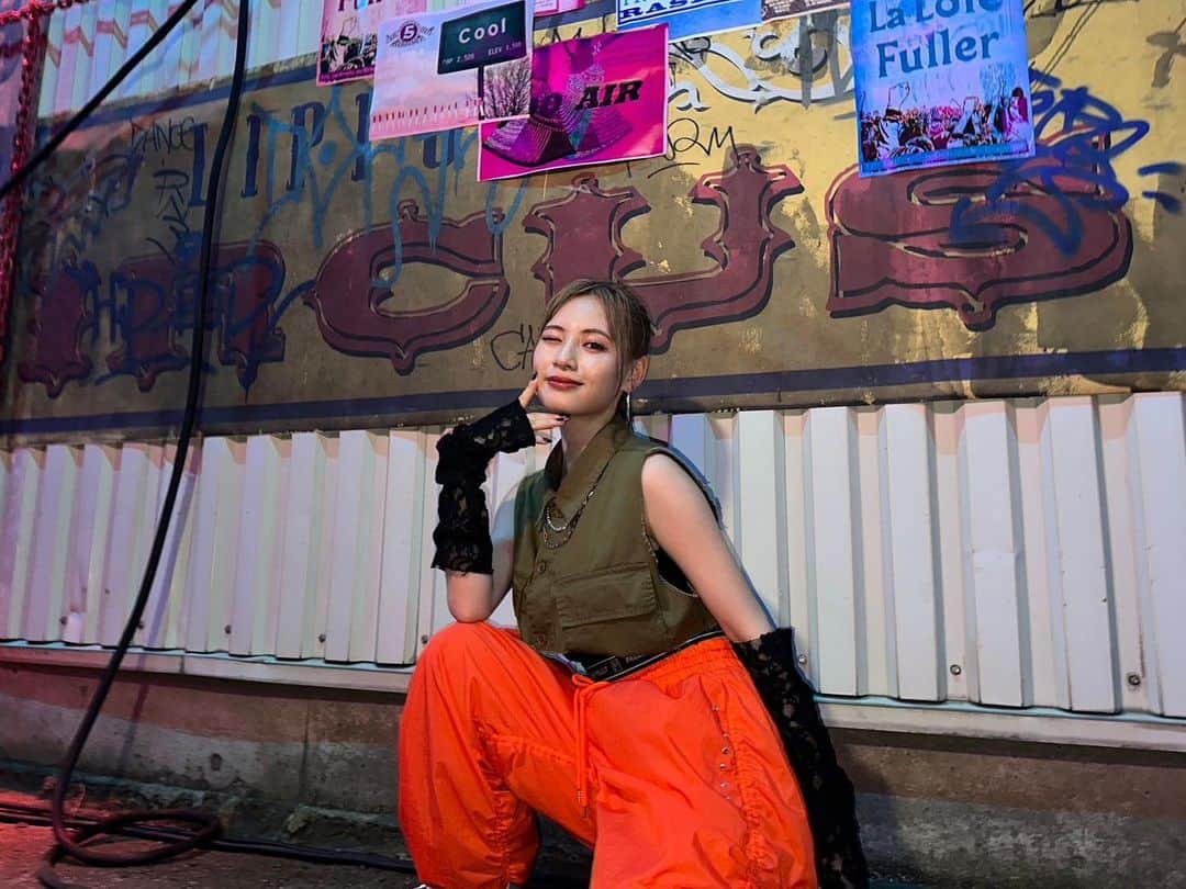のインスタグラム：「「The Finest」MV off shot RUI🖤  11人のGirls Power❤️‍🔥 絶対受け取ってくださいね❤️‍🔥  最高なMVになりました!!  #iScream #アイサケ #RUI #ガルサケ #TheFinest」