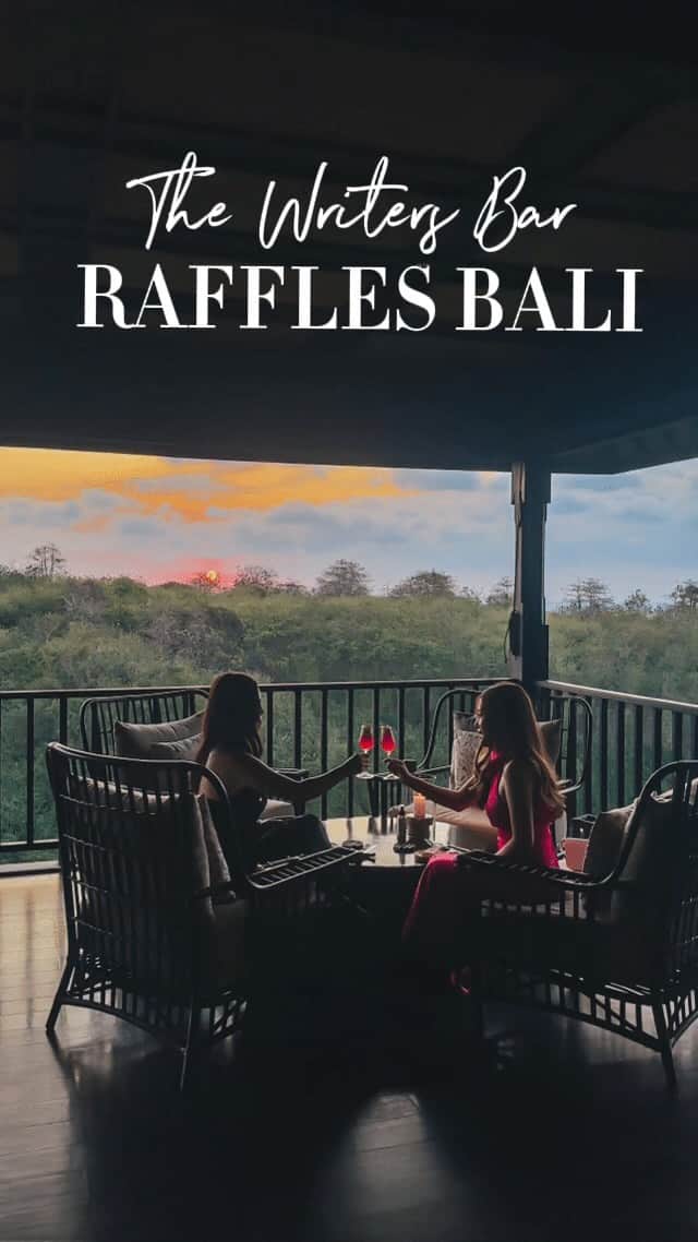 のインスタグラム：「The fanciest way to enjoy Jimbaran sunset is to have cocktail hour at @raffles_bali ✨」