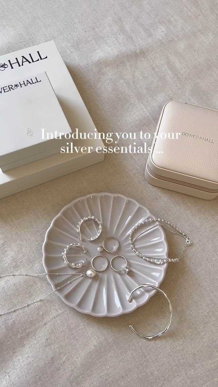 ダウアー&ホールのインスタグラム：「Introducing you to your silver essentials … 🤍」