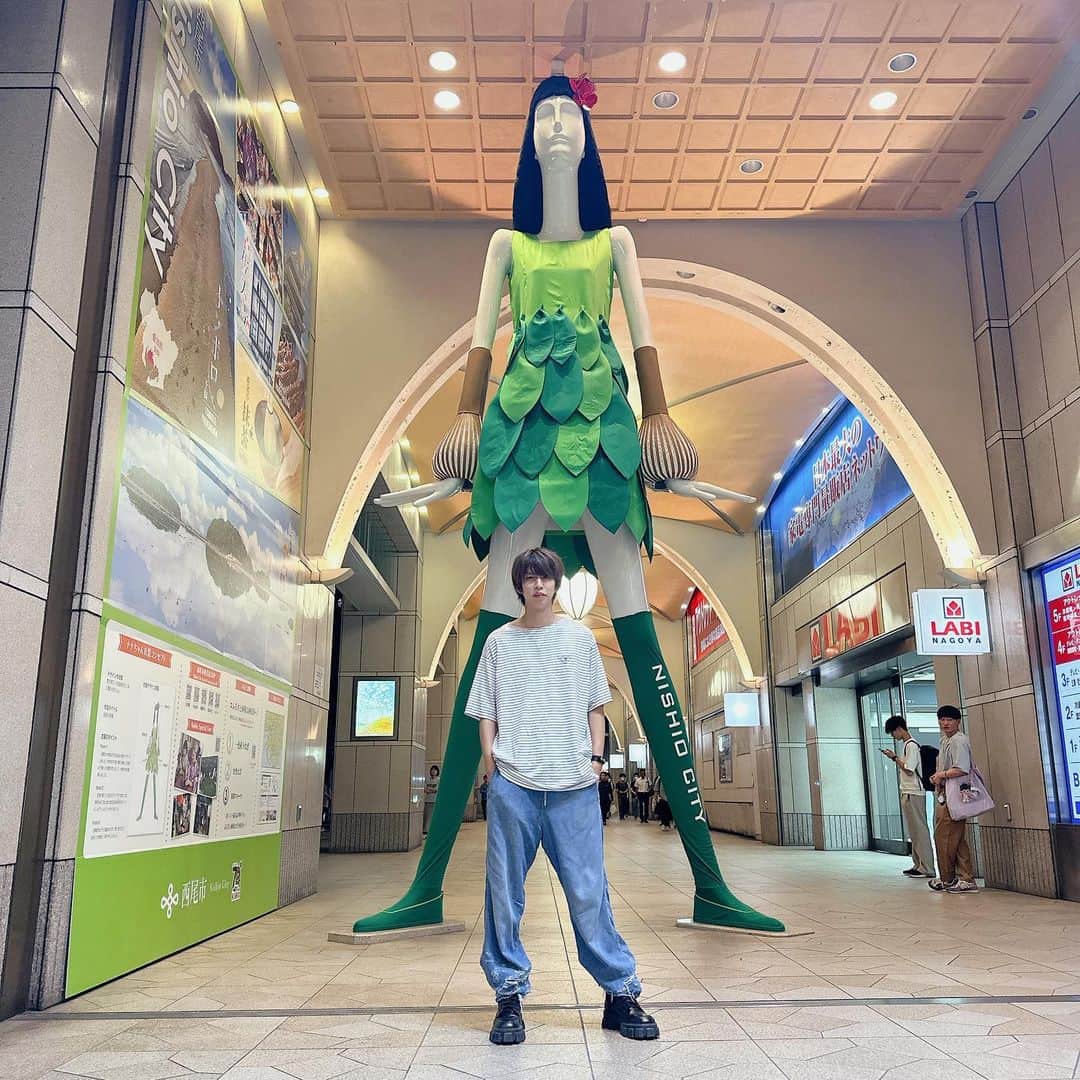 はじめしゃちょーのインスタグラム：「名古屋駅！！！」