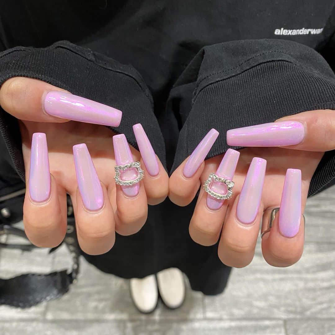 のインスタグラム：「new nail💅🏻 大天才せいらさん @o3nai2lo いつもありがとうございます꒰∪´ɞ̴̶̷ ·̫ ɞ̴̶̷ ꒱ 過去1️⃣長くしてｷﾞｬｩ気分」