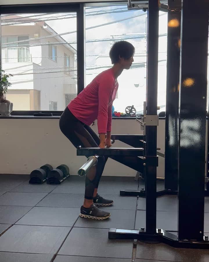 橋本涼加のインスタグラム：「.  最近のトレーニング🏋🏼‍♀️  #最後はポージングまで #studiobazooka」