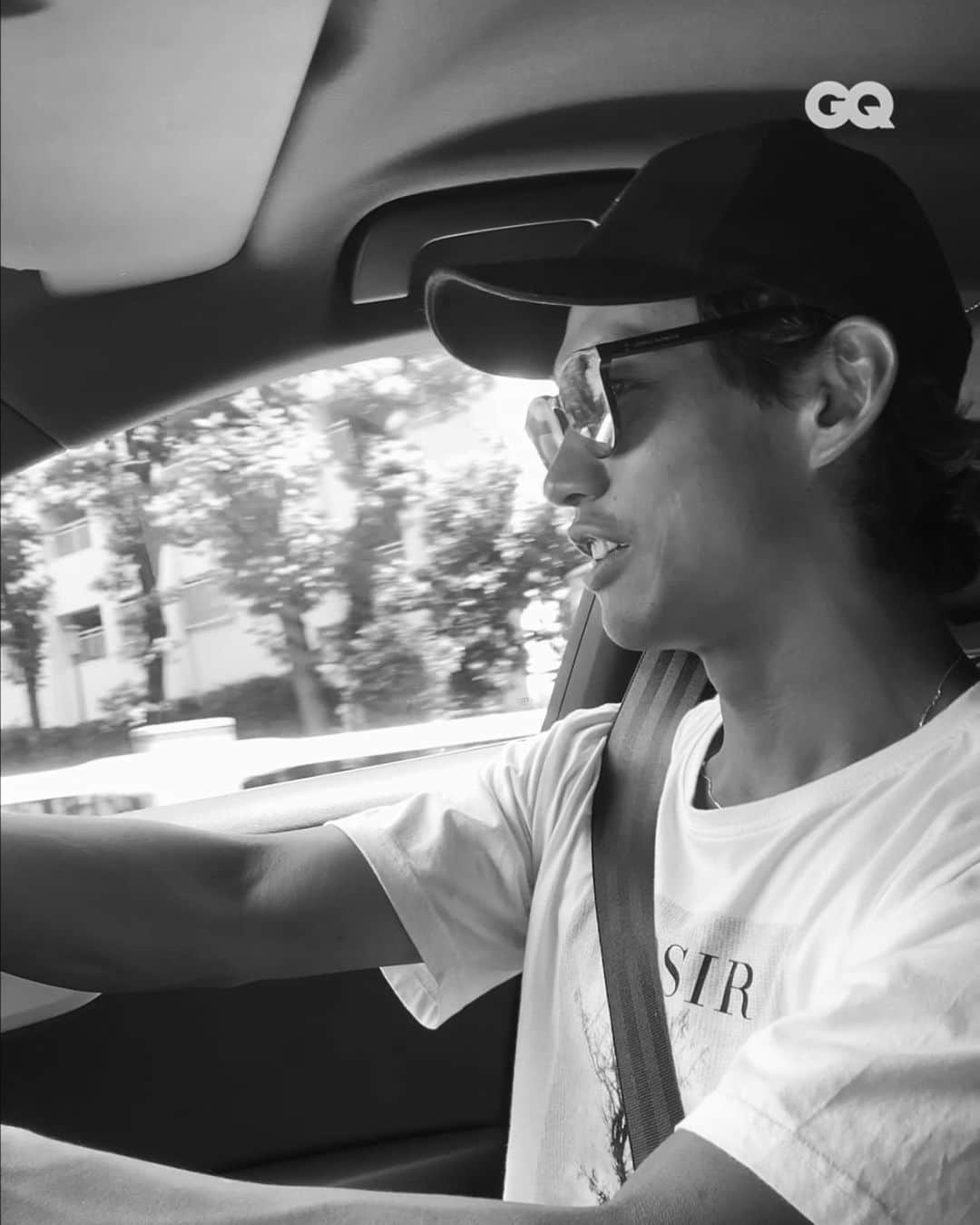 山中海輝のインスタグラム：「Thank you @gqjapan 🖤 愛車の @audijapan と自分の人生に欠かせないものを紹介させていただきました。 是非GQ japanアカウントからご覧ください。  #gqjapan #GQ @naoki_ono  @kaisei_921 #gqmycarlife」