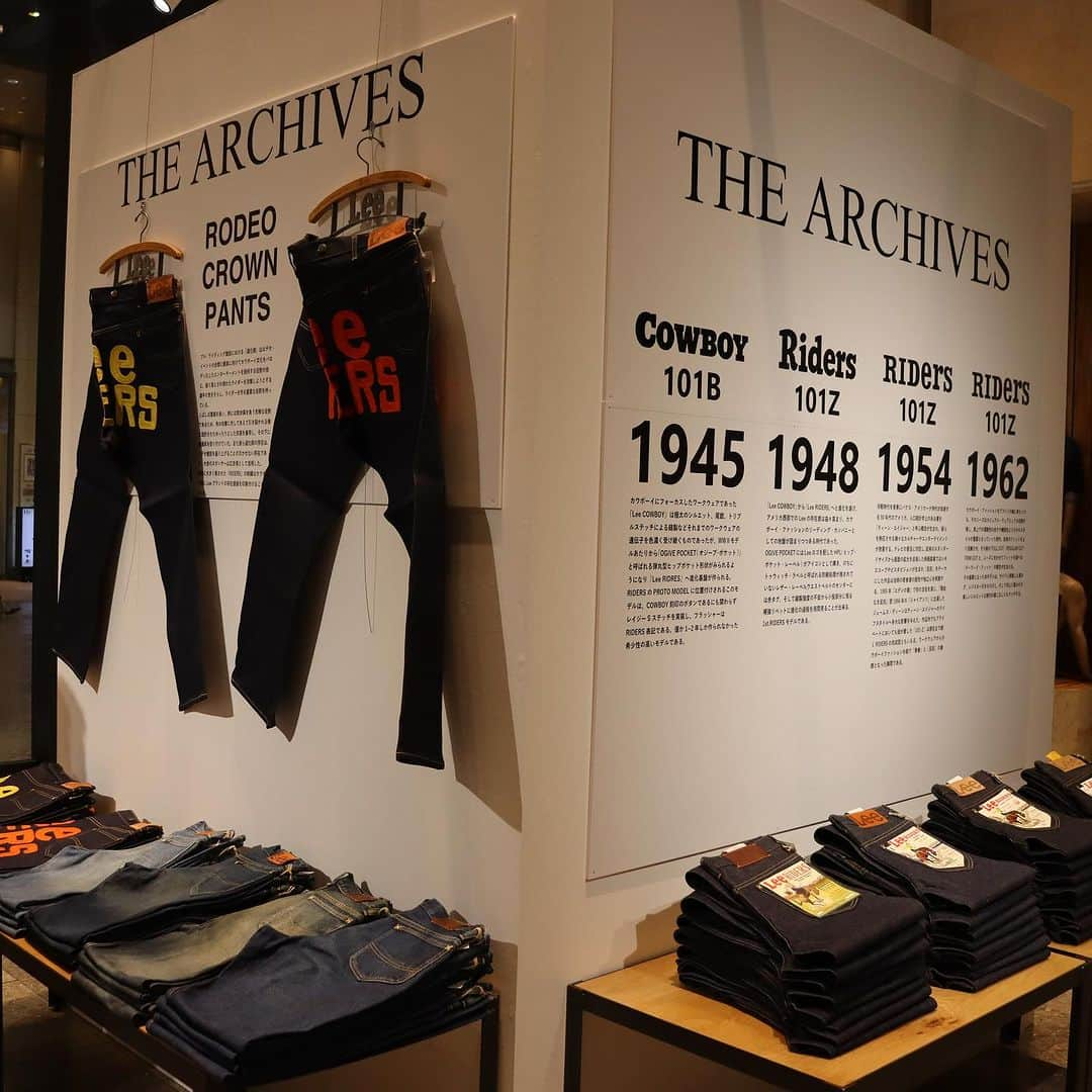 リーさんのインスタグラム写真 - (リーInstagram)「【POP-UP】   阪急メンズ東京 1F MAINBASEにて、POP-UP STOREを開催中。 「THE ARCHIVES」シリーズの先行発売やユーズド加工を施した限定アイテム、バディ・リーが着用しているサイズ感・ディティールを落とし込んだ「BUDDY Lee」シリーズの新商品やヘリテージラインの現代解釈「SUPERSIZED」シリーズを展開。 この機会にぜひお立ち寄りください。   ■開催日時 2023年9月13日(水)～9月26日(火) 場所：阪急メンズ東京 1F MAIN BASE 〒100-8488　東京都千代田区有楽町2丁目5番1号   #lee #popup #leejapan #leejeans #リー #リージャパン #ポップアップ」9月15日 20時26分 - leejeansjp