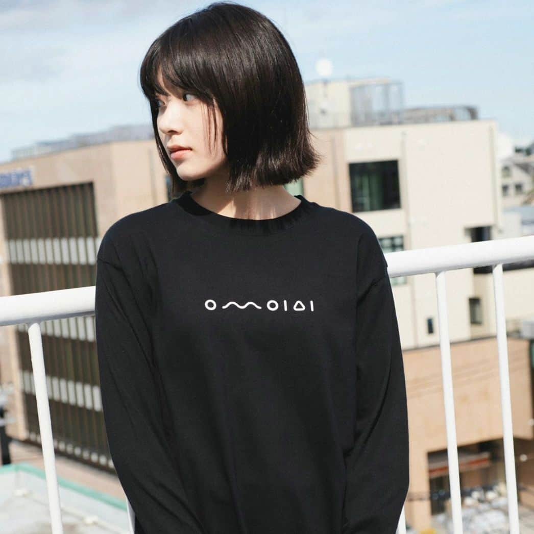 the shes goneさんのインスタグラム写真 - (the shes goneInstagram)「【new goods】   omoiai long sleeve tee 4000yen ※FC only color  color : black size : M / L / XL  model 岩波詩織 @offwal_着用Lサイズ design カネココウタ @nil1979_  #重い愛TOUR」9月15日 20時28分 - the_shes_gone