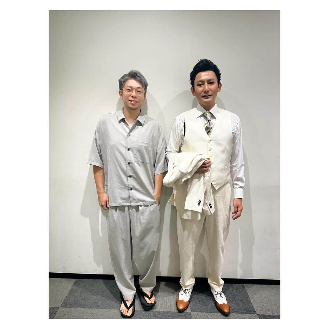 宗本康兵のインスタグラム：「舞台メイク晴一さんと笑  #ヴァグラント #新藤晴一 #宗本康兵」