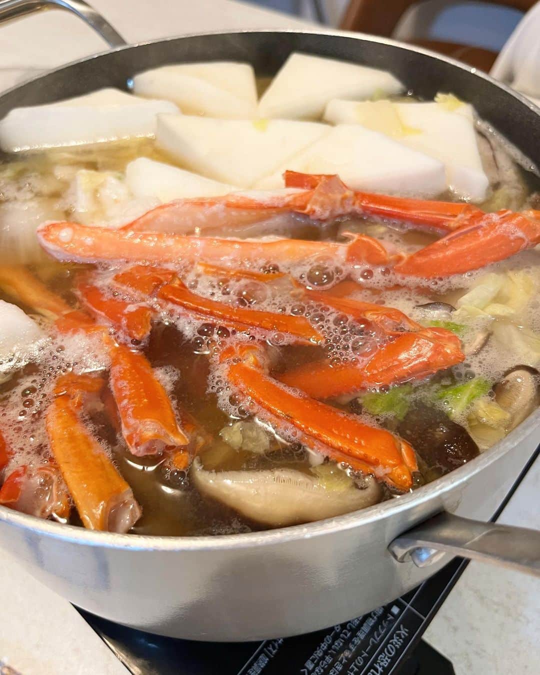 佐伯霞のインスタグラム：「#🦀 #お兄様に感謝すぎて頭上がらんくらい美味かった」