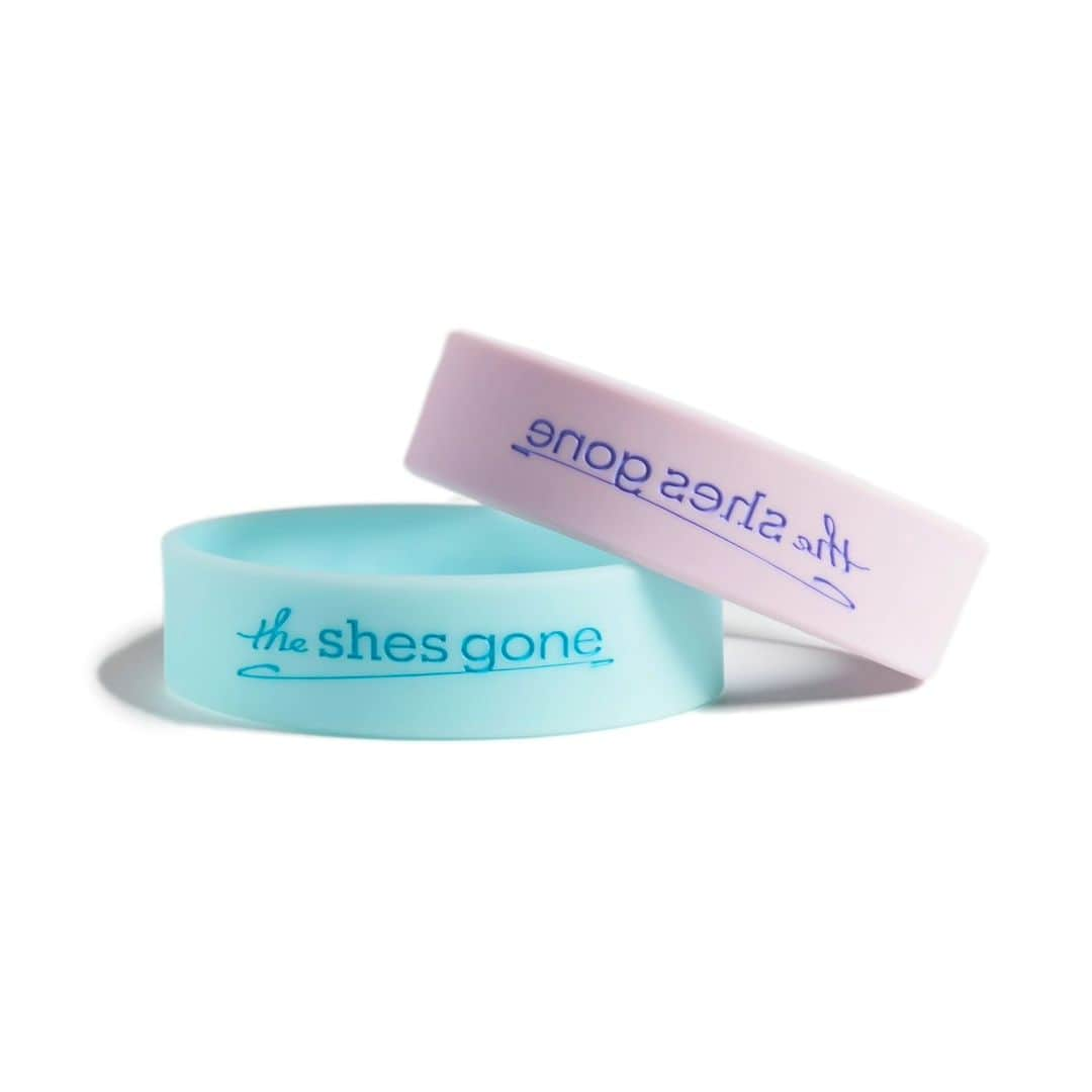 the shes goneのインスタグラム：「【new goods】   new logo rubber band 500yen  color : light purple / light blue  #重い愛TOUR」