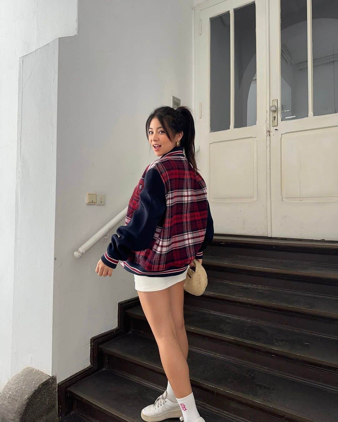Tommy Hilfigerさんのインスタグラム写真 - (Tommy HilfigerInstagram)「A Tommy Tartan moment with @tingting_lai ❤️」9月15日 20時53分 - tommyhilfiger