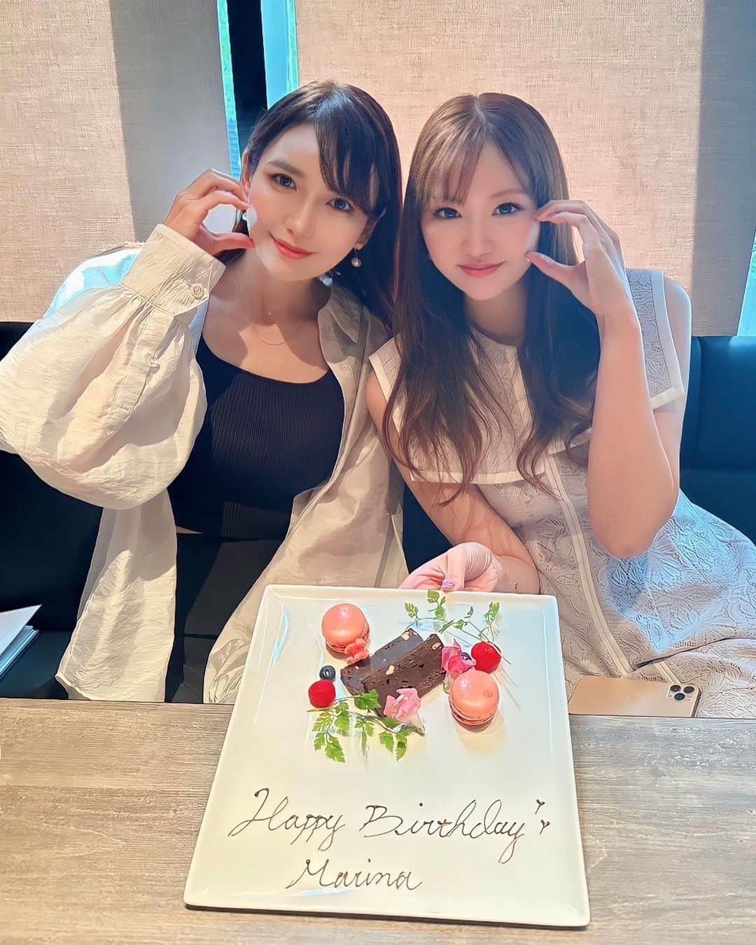 momoのインスタグラム：「近藤さんの誕生日🎂 いつもありがとう💙💜ラストまで駆け抜けよう〜🫶🏻  . #誕生日#誕生日プレート#焼肉ランチ#池袋ランチ#池袋#うしごろ#推し活」