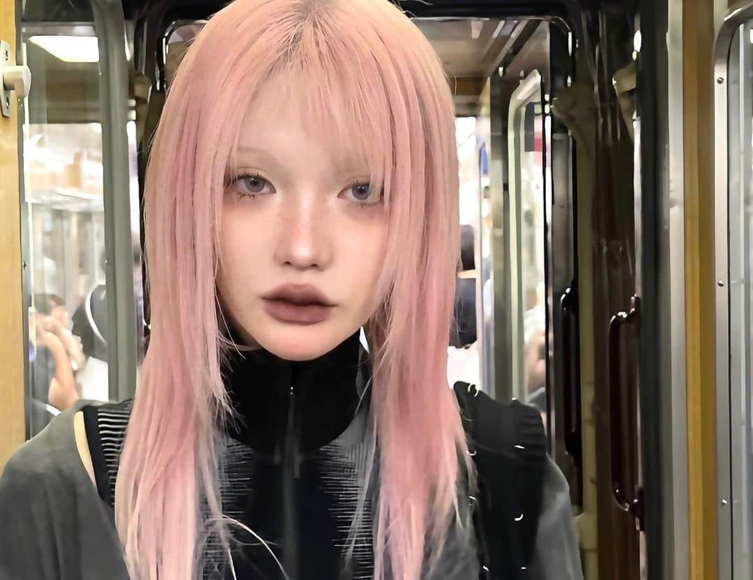 木村由佳のインスタグラム：「🚃」