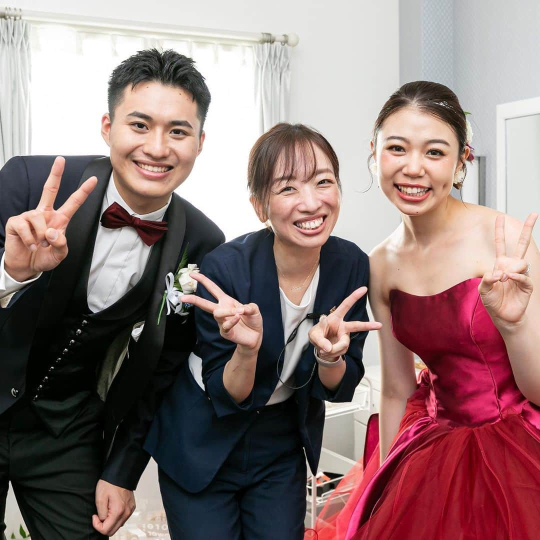 アルカンシエル南青山さんのインスタグラム写真 - (アルカンシエル南青山Instagram)「【Wedding Photo Wish Staff❁】 アルカンシエル南青山にて結婚式を迎えられたお2人♡  大切な家族、友人…多くのゲストに祝福された お2人ならではの披露宴♡ アットホームで素敵なご披露宴でした✨  この度はご結婚誠におめでとうございます！！♡  . .................................. 南青山で🌱光×水×緑🌿 を感じられる結婚式場🕊✴︎ . 『感謝を、式のまんなかに。』をテーマに 自然体で感謝が伝わる結婚式の事例を紹介💛 . 👇🏻をタップ🌈👣 @arcenciel.minamiaoyama ......................................  #スタッフ写真  #結婚式フォト  #ウエディングフォト  #オリジナルフォト  #ウエディングレポート #ウエディングレポ #アルカンシエル #アルカンシエル南青山 #アルカン花嫁 #東京花嫁 #東京プレ花嫁 #東京ウェディング #東京結婚式 #表参道花嫁 #表参道プレ花嫁 #表参道ウェディング #表参道結婚式 #ナチュラルウェディング #日本中のプレ花嫁さんと繋がりたい #感謝を式のまんなかに #2023秋婚 #2023冬婚 #2024春婚 #2024夏婚」9月15日 21時00分 - arcenciel.minamiaoyama