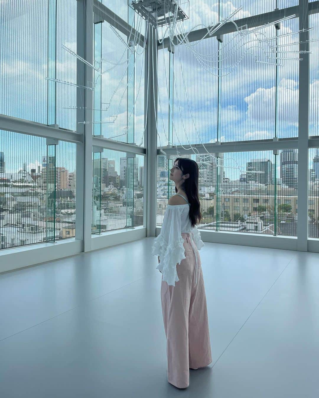 大西陽羽のインスタグラム：「LOUIS VUITTONの最上階にある美術館」