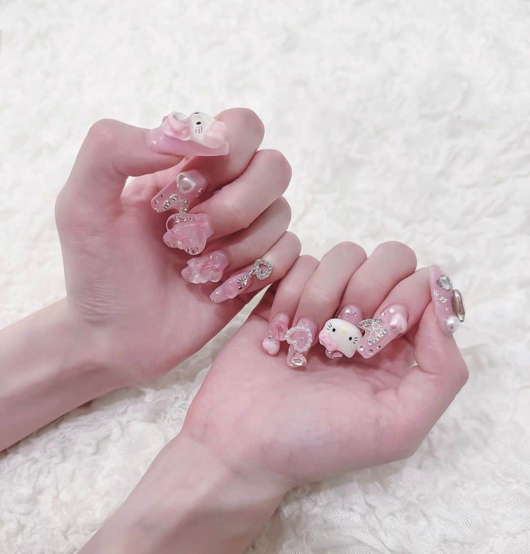 白空こあいさんのインスタグラム写真 - (白空こあいInstagram)「=^・◦・🎀^=   ‬  ・  ㅤㅤㅤㅤㅤㅤㅤㅤㅤㅤㅤㅤㅤ ・  ㅤㅤㅤㅤㅤㅤㅤㅤㅤㅤㅤㅤㅤNew nail💅 キティと青みピンクは最強 ✌︎︎︎︎︎」9月15日 21時09分 - coai_yoruami