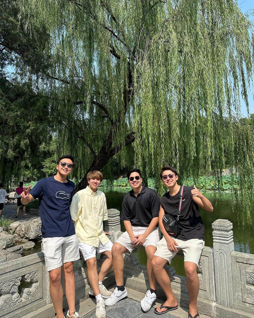 大塚稜馬さんのインスタグラム写真 - (大塚稜馬Instagram)「Waktu trip ke China, WasedaBoys pergi dan keliling ke universitas nomor 1 di China yaitu Tsinghua University!!  Banyak banget yang bikin kaget, tapi yang paling wadidaw tuh KANTINNYA ADA GEDUNG SENDIRI, DAN 5 LANTAI!? Udah kayak mall 😂😭 Itu baru 1 dari beberapa kantin yang ada di sana. Wkwkwk gokil!!  Makasih banyak temen2 di Tsinghua University yang udah nemenin dan ngeguide🙏🏻 Jangan lupa nonton videonyaa yaa di Youtube!! MANTAPPU JIWAA 🔥」9月15日 21時33分 - otk_rym