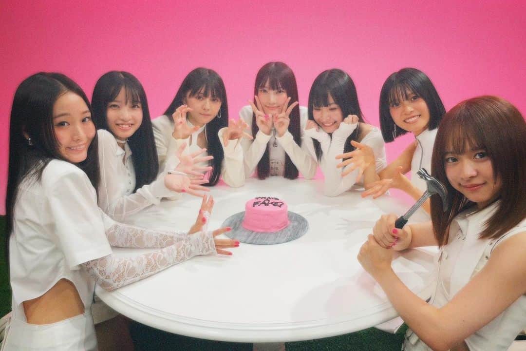 のインスタグラム：「👁⚡️🎂💖  #UNLAME #MV #offshot」