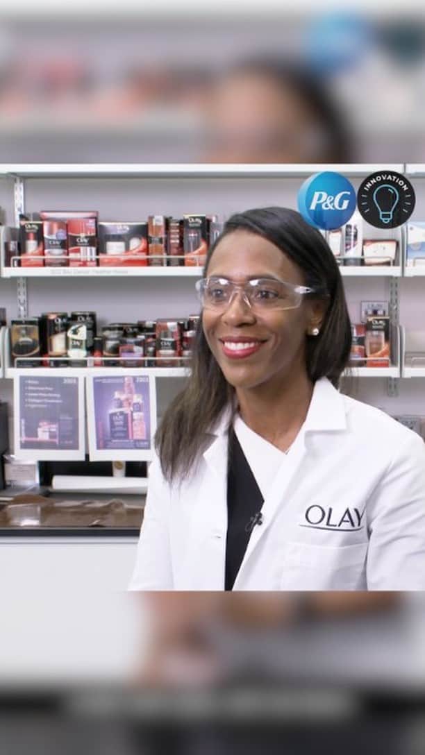P&G（Procter & Gamble）のインスタグラム：「#BTS with @OLAY Senior Scientist Dr. Rolanda Wilkerson. 👩🏾‍🔬  Dr. Ro has been in the beauty field for more than 20 years and is answering skin care questions + sharing her actual regimen. She also shares how best to use OLAY’s latest innovation – #OLAYSuperSerum – into your routine.   And... we’re taking notes 📝  To learn more about #PGInnovation, OLAY Super Serum and Dr. Ro – click the link in our bio!」