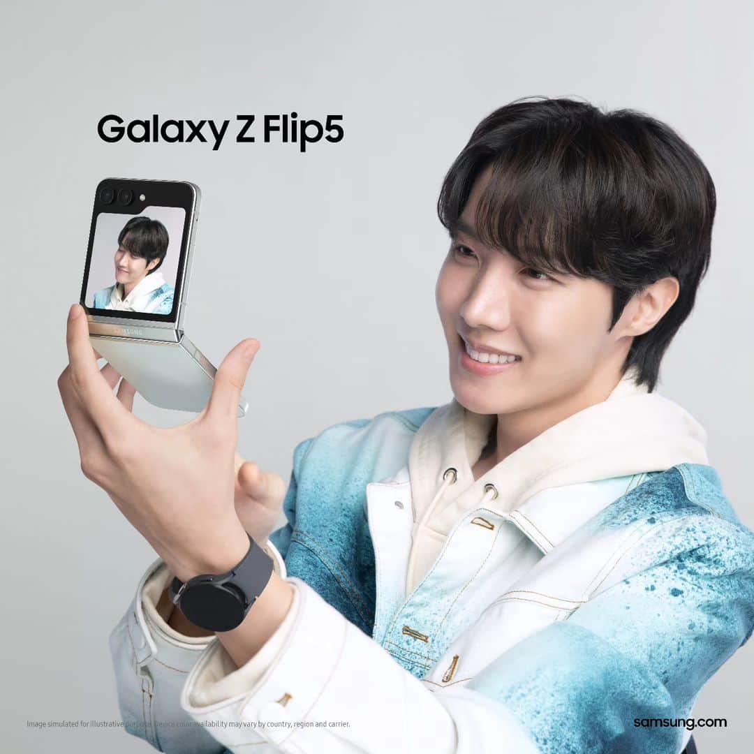 Samsung Mobileのインスタグラム：「#jhope of @bts.bighitofficial shows how he's the sunshine of the group with those flawless pictures taken on the new #GalaxyZFlip5! #JoinTheFlipSide and say cheeeeeese!  Learn more: samsung.com」