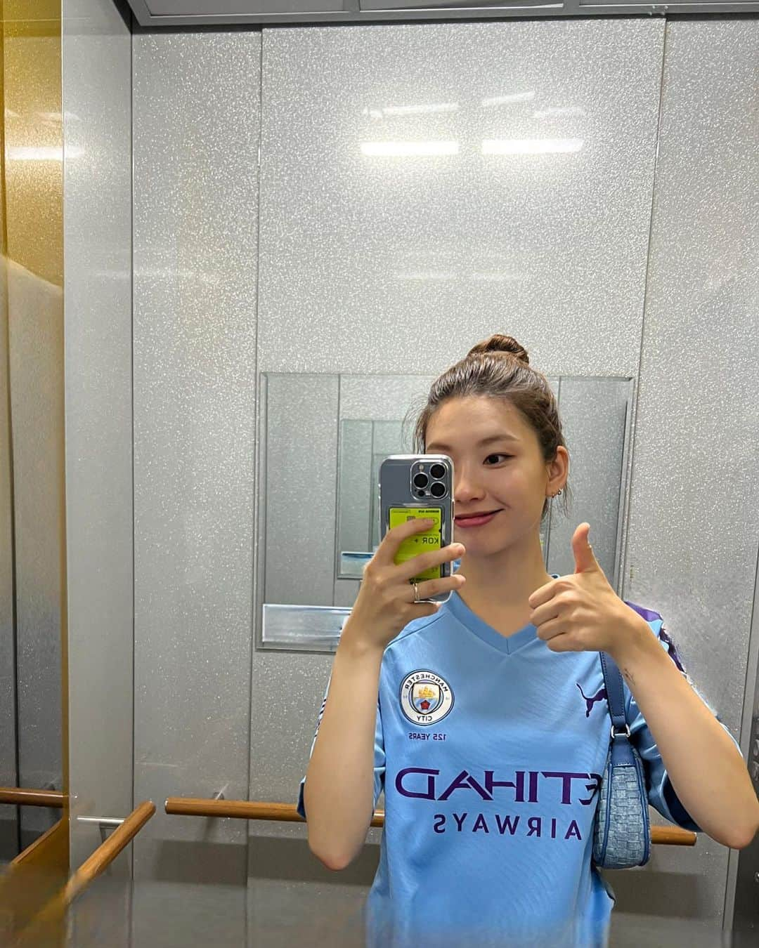 キム・ジンギョンさんのインスタグラム写真 - (キム・ジンギョンInstagram)「👠본업과 ⚽️본업(?) ㅅ ㅏ ㅇ ㅣ..동일인물 맞습니다👻」9月15日 22時11分 - jinkyung3_3