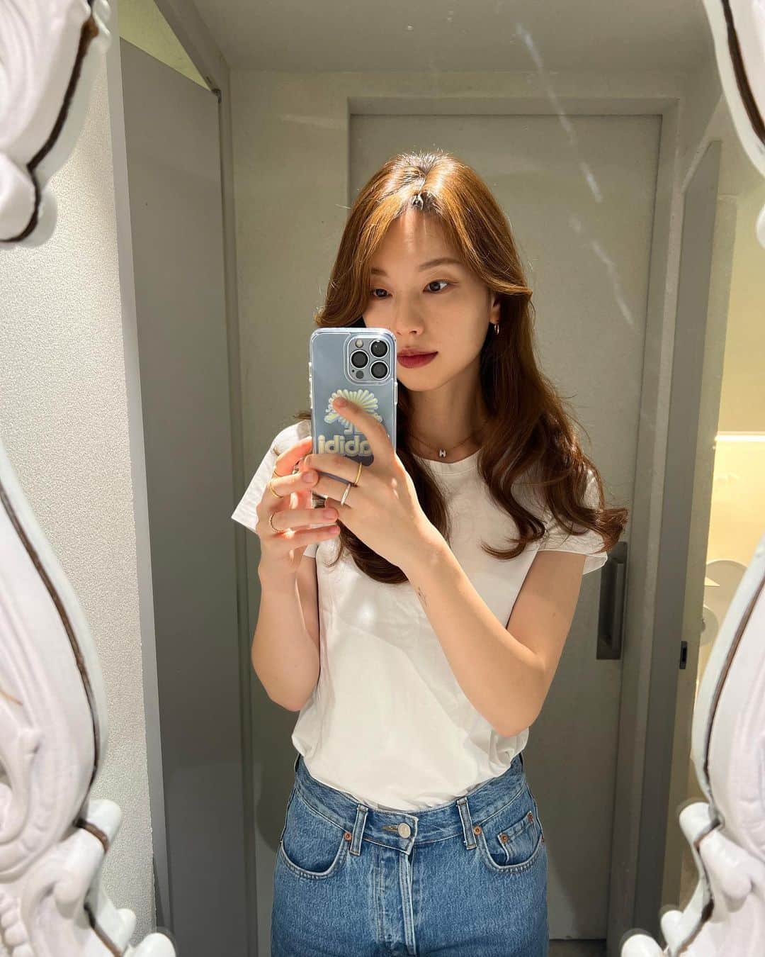 キム・ジンギョンのインスタグラム：「👠본업과 ⚽️본업(?) ㅅ ㅏ ㅇ ㅣ..동일인물 맞습니다👻」