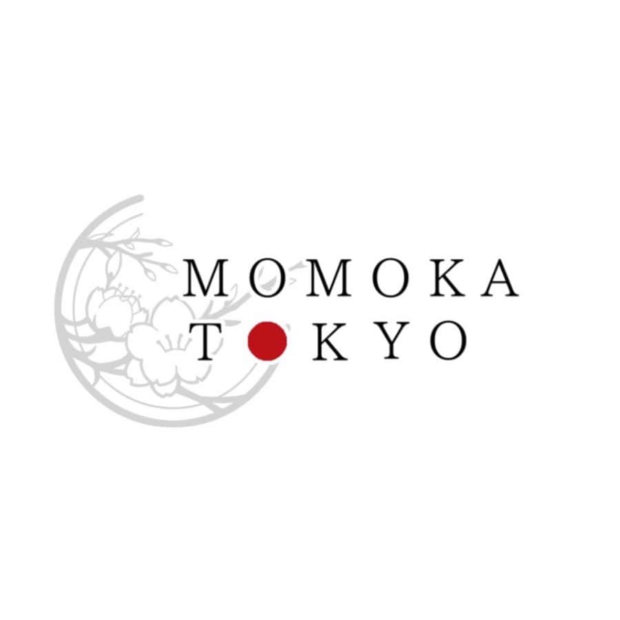 桃果愛のインスタグラム：「MOMOKA TOKYO🇮🇹  MOMOKA TOKYO @momokatokyo   たくさんのお祝い&応援コメント、 メッセージをありがとうございます😌💗  そして早速応援サイトから応援プランを購入して くださっている皆様もありがとうございます🥹🫶  MOMOKA TOKYOのロゴは 日本から世界に🌍✨✨の意味を込めて🫶 細部まで洗練された日本のファッションブランドを そのまま表現して作って頂きました😌 とってもお気に入り！！  ちなみにうしろの花は桃の花🍑素敵でしょ✨ 桃の花はイタリアにもあるそうです🇮🇹なんと😳 イタリアスタートのMOMOKA TOKYOにぴったり♪  明日は色々リハーサル！ たくさんの方の協力(愛)をお借りします♥️  引き続き応援サイトからの協賛・協力・応援も受け付けています✨✨(トップページのおまとめ📣応援ページから飛べます)  どうぞよろしくお願いします🌈🌈  Love yourself and be happy ! Ai Momoka  #MOMOKATOKYO #milanfashionweek #milancollection #japanesefashion  #diversity #allsize」