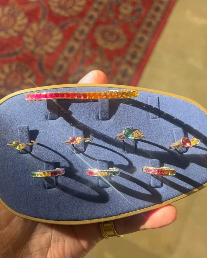稲木ジョージのインスタグラム：「Eye candy 👀 🍭 @milamorejewelry」