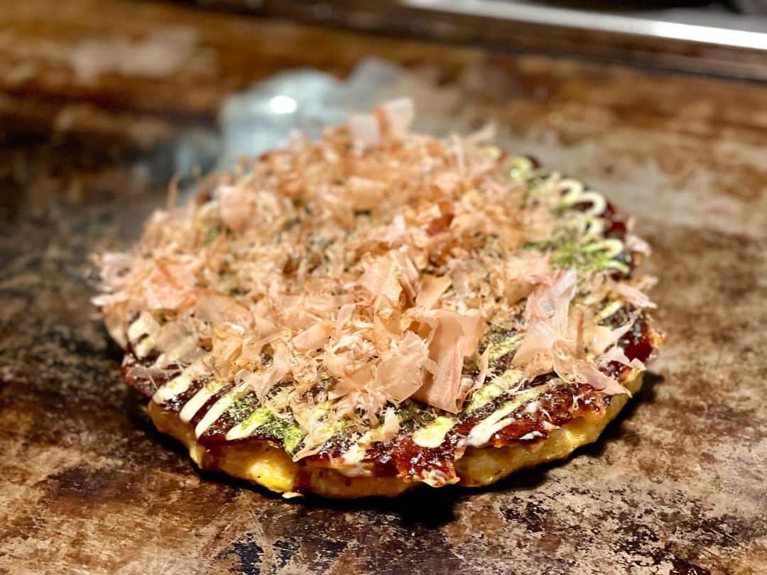 のインスタグラム：「泉州のお好み焼き屋さん。 園さんにきましたよ。 美味しすぎて転びそうになりました。」