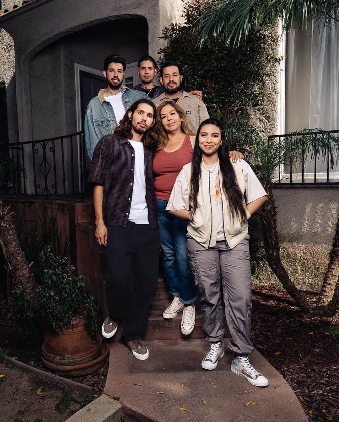 converseのインスタグラム：「Introducing our new collection, Mi Gente, as seen on CONS skateboarder @erikhherrera and his family in LA ✨ #CreateNext   Dreamt up and designed by our Latin American teammates, each piece pays homage to the strength, optimism, and resilience deep-rooted in Latino families 🌿  Check out the full lineup of Mi Gente footwear and apparel now on Converse.com.」