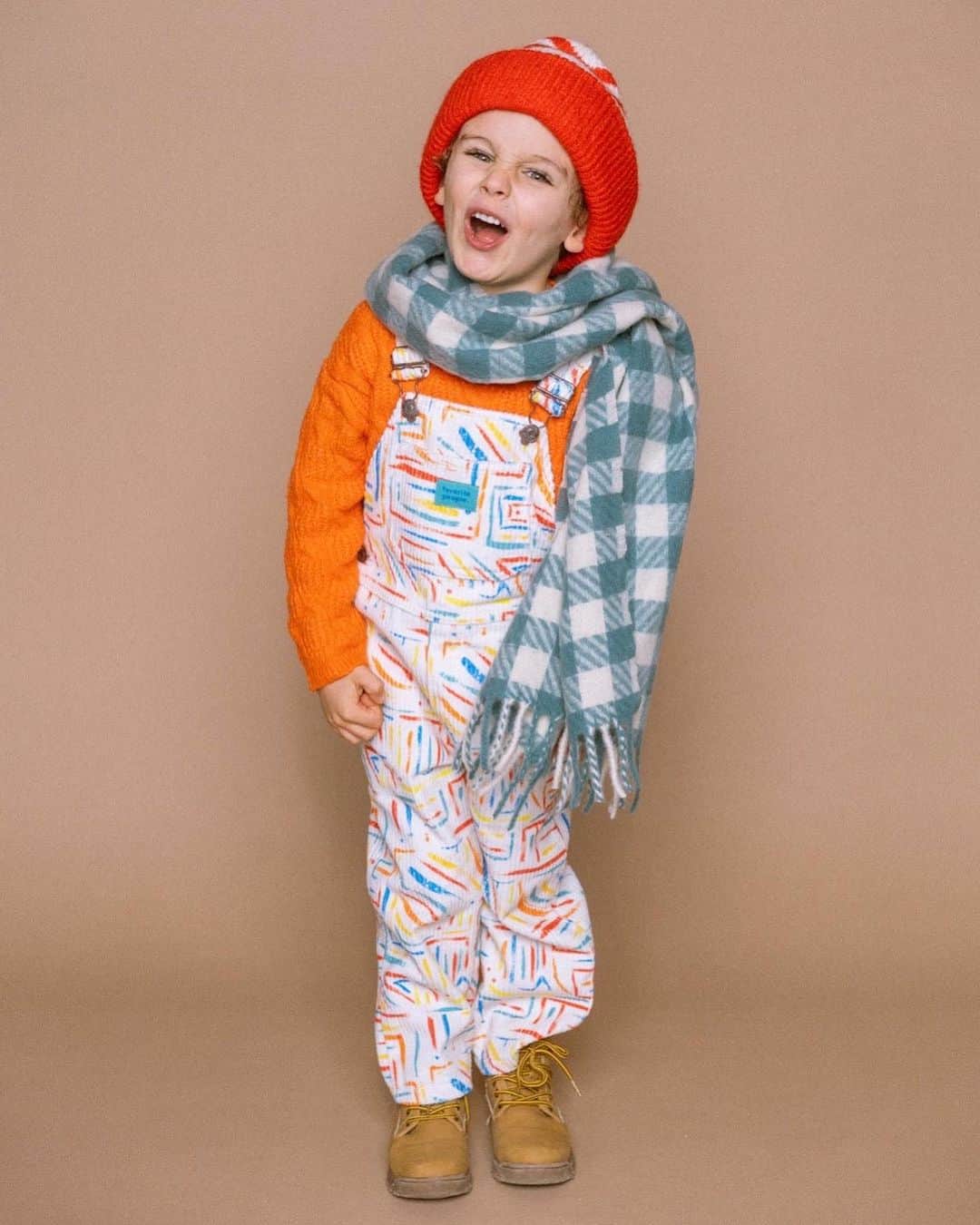 山城葉子さんのインスタグラム写真 - (山城葉子Instagram)「. 私がディレクターを務めてるKids ブランドcatchup " ケチャップ" の秋冬ものが発売スタートしました🍅🍅🤍  今週末はカジュアルラインからロンTを2種類。 そして、ウィークエンドラインからは🇵🇹ブランドの "Favorite people "から可愛いオーバーオールの新作が発売スタートしました！  今後、秋本番に向けて新作を出していくので是非チェックしてください🫶  10月にはいよいよPop up storeを開催予定なんです。 10月13日から3日間、代官山界隈で。 全てのお客様にお越し頂けます。もちろんお子様も！ 皆様に直接お披露目出来る初めての機会です。 今から楽しみです🍅🥫🍕🍟🌭」9月16日 10時21分 - yokoyamashiro