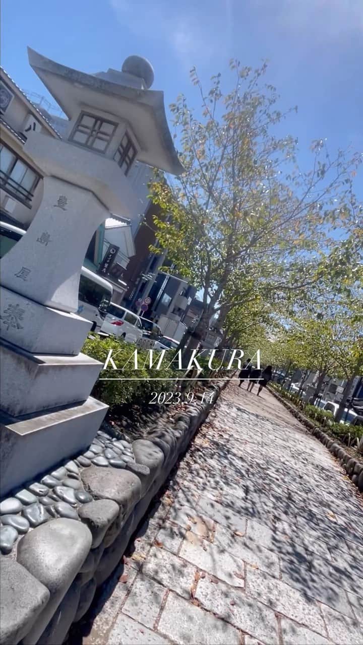 越川真美のインスタグラム：「.  📍KAMAKURA  久しぶりにらぶちとデート🤍🤍 たまに和装して出かけるのもいいよね！ 日本人だもの👘🧡  鎌倉の食べ歩きオススメありますか？  #鎌倉 #鎌倉グルメ #鎌倉食べ歩き」