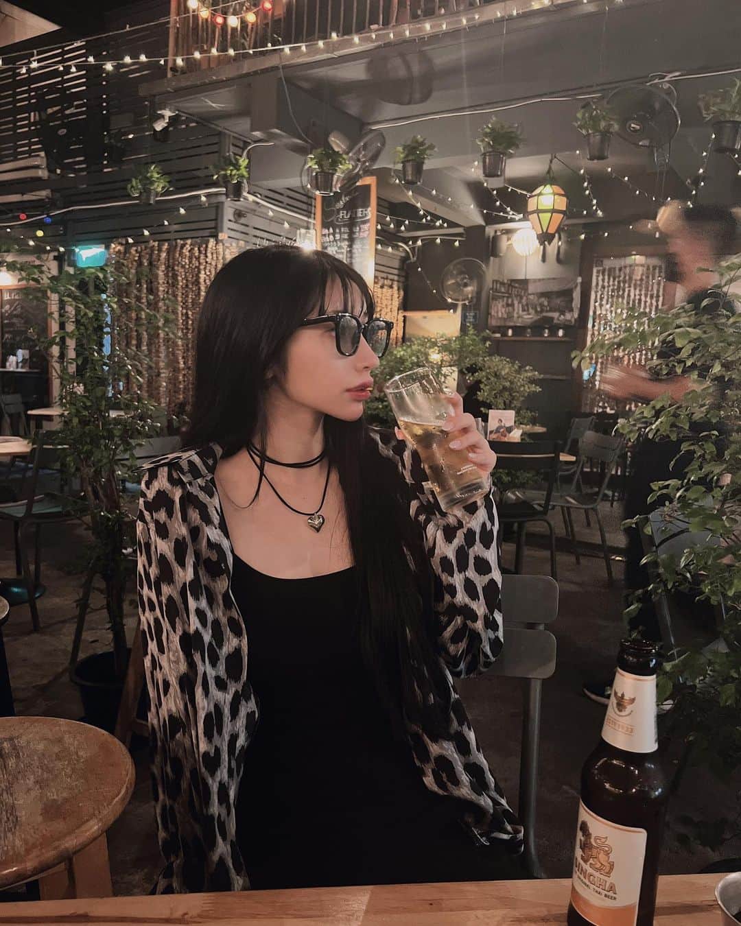?????のインスタグラム：「. Bangkok🇹🇭  着いてそっこービール飲みに行った🍻 ダイエット中我慢してたから染みたァー🤦‍♀️  そしてここめっちゃ美味しかった😋 バンコクご飯美味しいから好き🫶  . . #Bangkok #Thailand #klongtoey #タイ旅行 #バンコクグルメ」