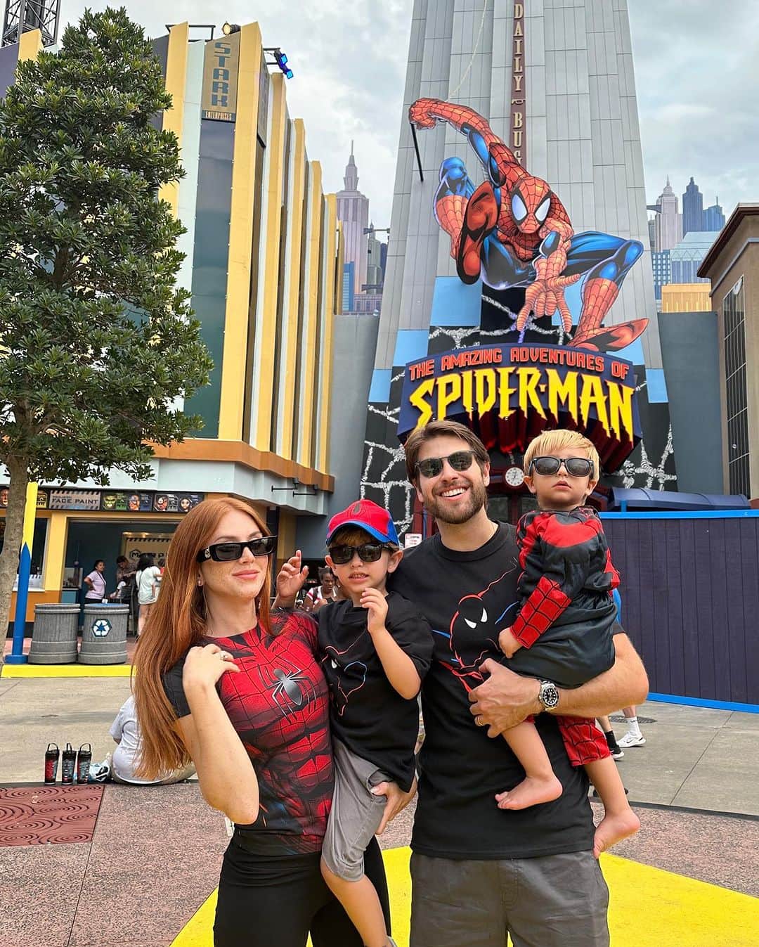 のインスタグラム：「Hoje vs Antes ❤️ É tanto amor, cada dia maior!  E é tão bom poder eternizar esses momentos com memorias @universaldestinationsbrasil foi incrível 🤩」