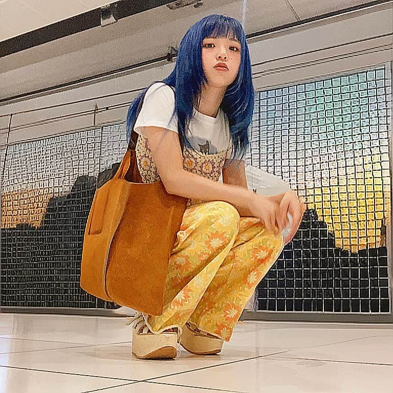 甘楽のインスタグラム：「AI背景だよ。  #ootdjapan  #usedcode」