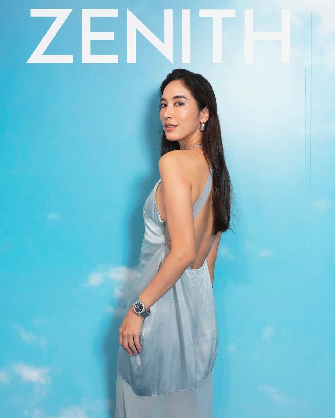 立野リカのインスタグラム：「Stopped by X8 gallery to check out the Zenith photo exhibition by Leslie Kee ✨ 「THE SKY IS YOURS －空と夢と私－ゼニスフォトエキシビジョンby レスリー・キー」に行きました ☁️   9月16日(土)から10月1日(日)までX8ギャラリーにて✨  #Zenith #ゼニス #ゼニスパイロット #ZenithXLeslieKee」