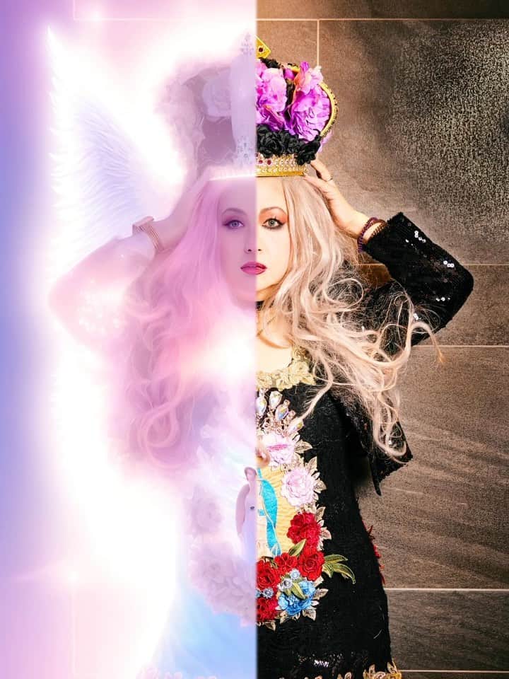 JILLのインスタグラム：「FALLIN’ ANGEL💕 ———————————— 明日は三味線JILL屋のレコーディングで なかなか眠れないの〜💦  #09月30日billboardlive横浜 #10月03日billboardlive大阪 #10月29日REDROCKS #11月03日西条市ストーンハンマー #11月04日西条市こけら落とし  ———————————— #jillpersonz  #personz  #youtubepersonzチャンネル #note  #jillpersonz  #エアプレ #JILLプレ #ラジオ高崎 #三味線jill屋」