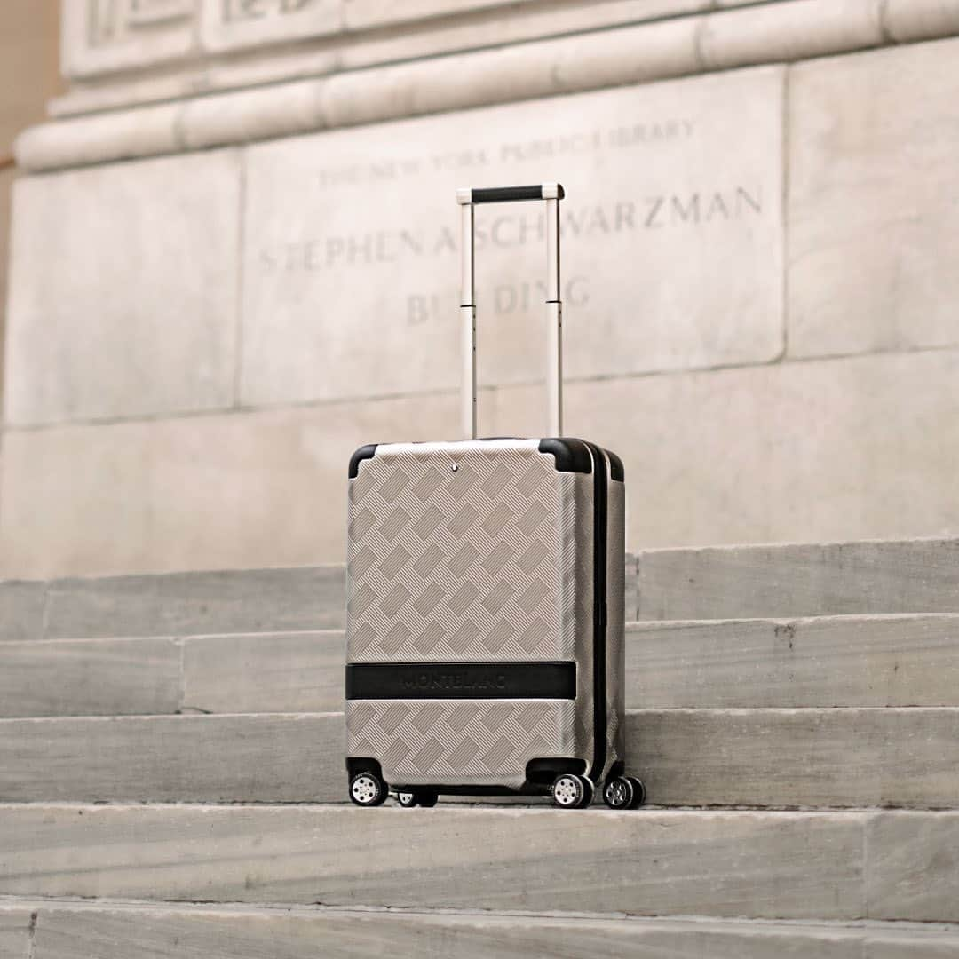 モンブランさんのインスタグラム写真 - (モンブランInstagram)「Made of full-grain bovine leather in a striking silver color, the #MY4810 cabin trolley designed by Marco Tomasetta elevates your next adventure with its fusion of form and function. It features a spacious interior divided into two main compartments and a business card holder.  #MontblancAroundTheWorld #InspireWriting #MontblancLibrarySpirit」9月16日 1時36分 - montblanc