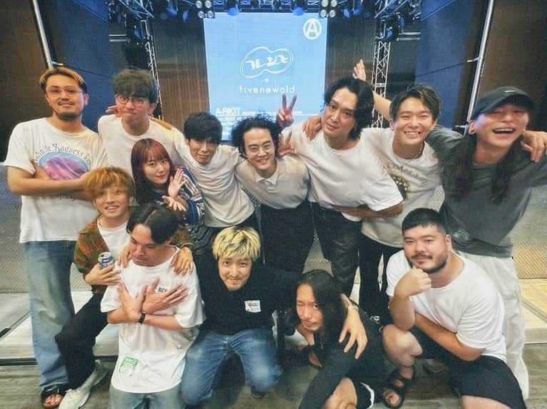 三浦太郎のインスタグラム：「フレンド申請ツアー前にエクストラフレンド申請してきました👯 FIVE NEW OLDバイブス高めで調整してきました。  蓋を開けてみたら鍵盤のヤマケン大先生のワンマンでした(途中バンドを変えて)  彼は僕が知る中で最高のキーボーディストの一人です🎹  赤羽はまた別で飲みに来たいです🍶  #フレンズ #fivenewold  #赤羽reny_alpha  #ヤマケン大先生」