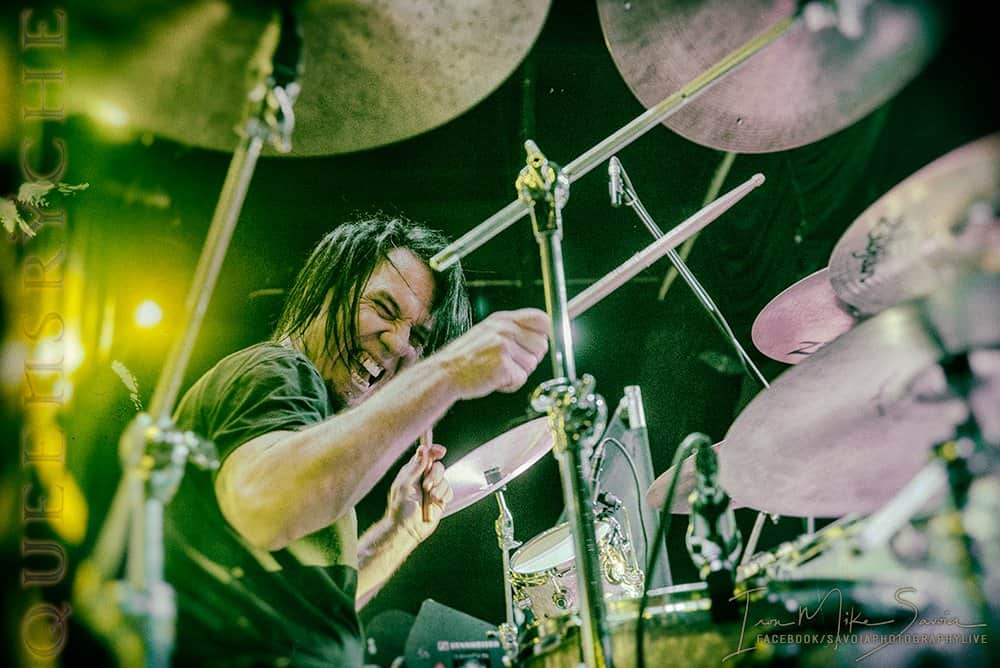 Queensrycheさんのインスタグラム写真 - (QueensrycheInstagram)「#fbf - Casey @luckyeaglecasino in Rochester, Washington 2017 (photo credit @savoiaphotographylive) #queensryche #flashbackfriday #caseygrillo #case #dwdrums #kickassdrummer #badass #memories #goodtimes #drummer」9月16日 1時59分 - queensrycheofficial