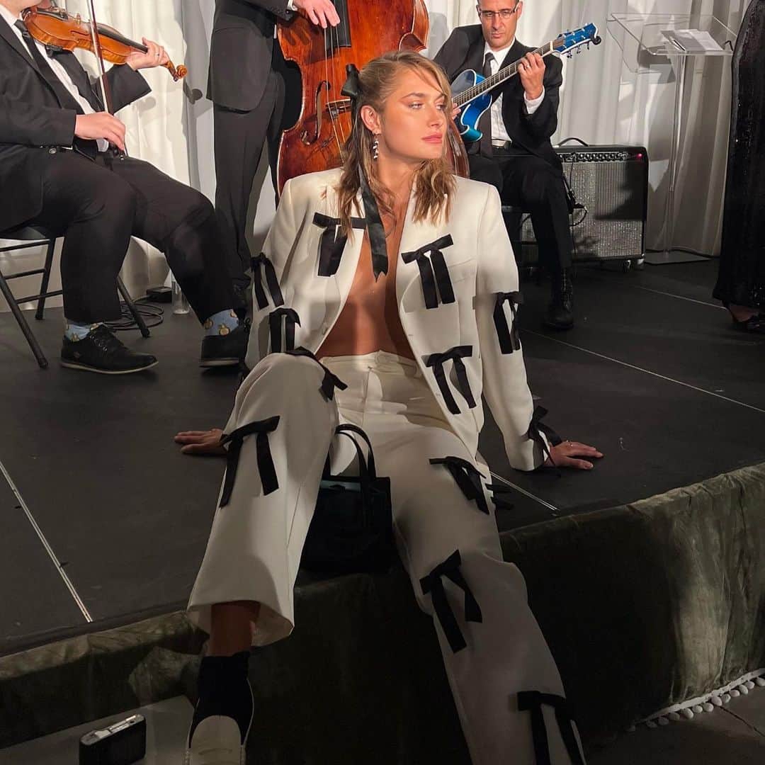 Monica Aksamitさんのインスタグラム写真 - (Monica AksamitInstagram)「spots but make it bows @tanner.fletcher #tannerfletcher」9月16日 2時12分 - monicaaksamit