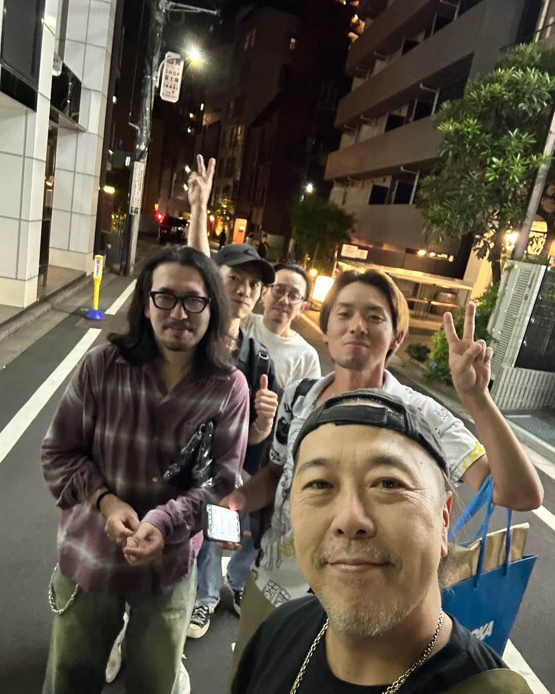 のインスタグラム：「関東の幹部と抽選会と会食20年近いメンバーもいる、家族より長くいる最高なスタッフ！いつも助かります。」