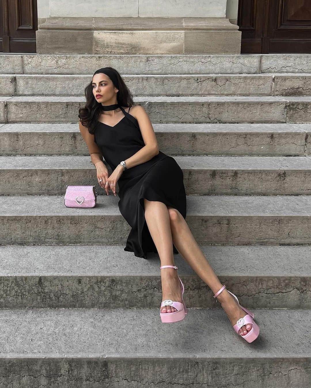 ALDO shoesさんのインスタグラム写真 - (ALDO shoesInstagram)「Hi Barbie! #ALDOCrew @maevabuono proves nothing pairs better with your LBD than the exclusive #BarbiexALDO Barbiepltfm & Barbietphndl 🎀 Shop her look at our link in bio, quantities may vary per region. #AldoSwitzerland」9月16日 2時50分 - aldo_shoes