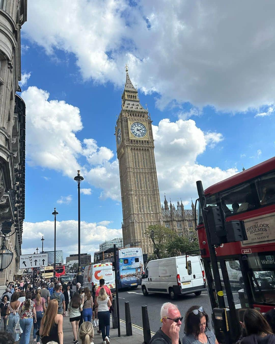 シンディ・クロフォードさんのインスタグラム写真 - (シンディ・クロフォードInstagram)「When in London🇬🇧」9月16日 3時25分 - cindycrawford