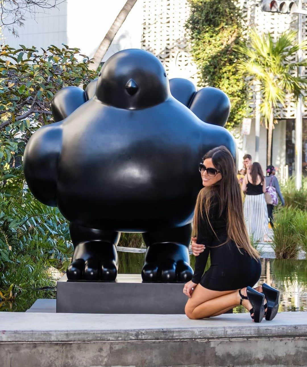 クラウディア・ロマーニのインスタグラム：「Gracias #Botero … Tu arte es para siempre 💔 Pics by @uloraphotography」