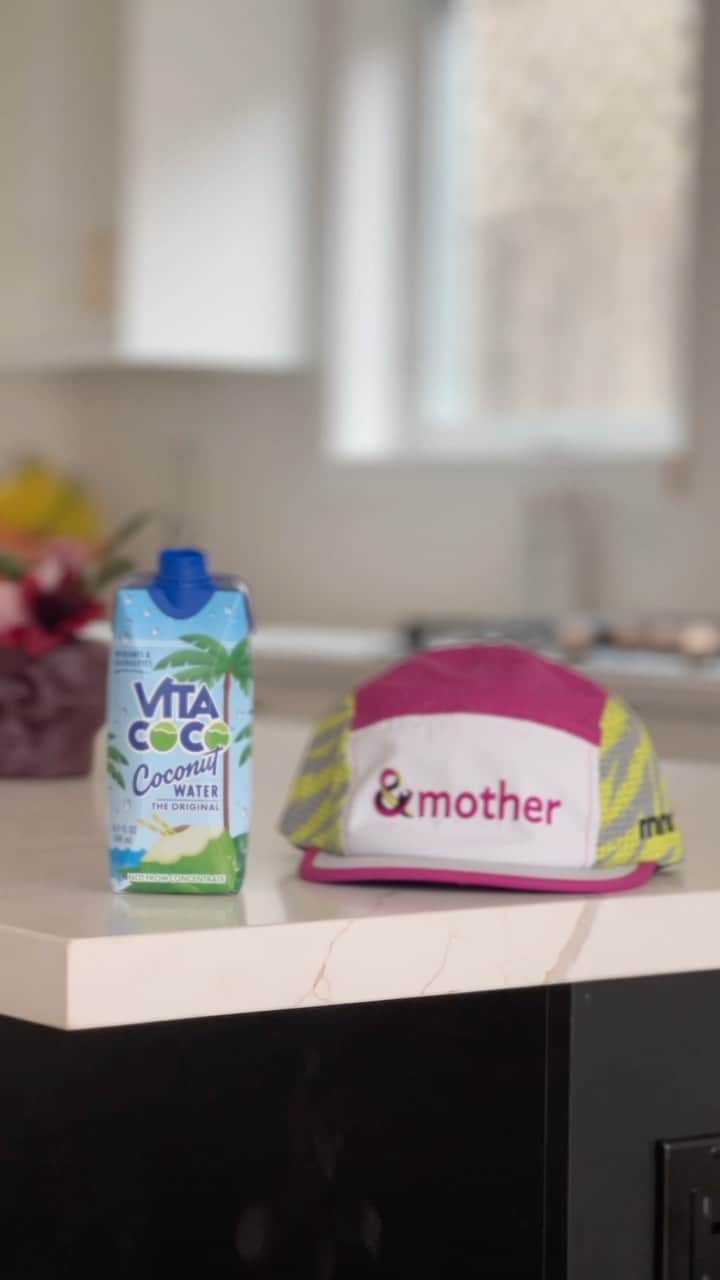 Vita Coco Coconut Waterのインスタグラム：「🥥🏃‍♀️ BIG NEWS! &Mother is thrilled to announce an exciting partnership with Vita Coco! Together, we’re taking on the New York Marathon, fueled by Vita Coco’s refreshing coconut water products, keeping us hydrated with vital nutrients and electrolytes every step of the way. 🌟  Not only are we conquering miles, but we’re also raising funds for &Mother’s vital mission. Stay tuned for our journey, and join us in making a splash for change! 💧💙 #AndMotherOnTheMove #HydrateForGood #NYCMarathonPartner 🥥🗽🏅」