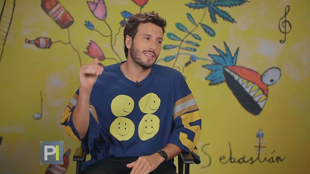のインスタグラム：「🎶 El cantante Sebastián Yatra habla de su nueva canción 'Energía Bacana' en cuyo video musical contó con invitados muy especiales.  📺 Más en #PrimerImpacto a las 5pm/ 4C por @univision」