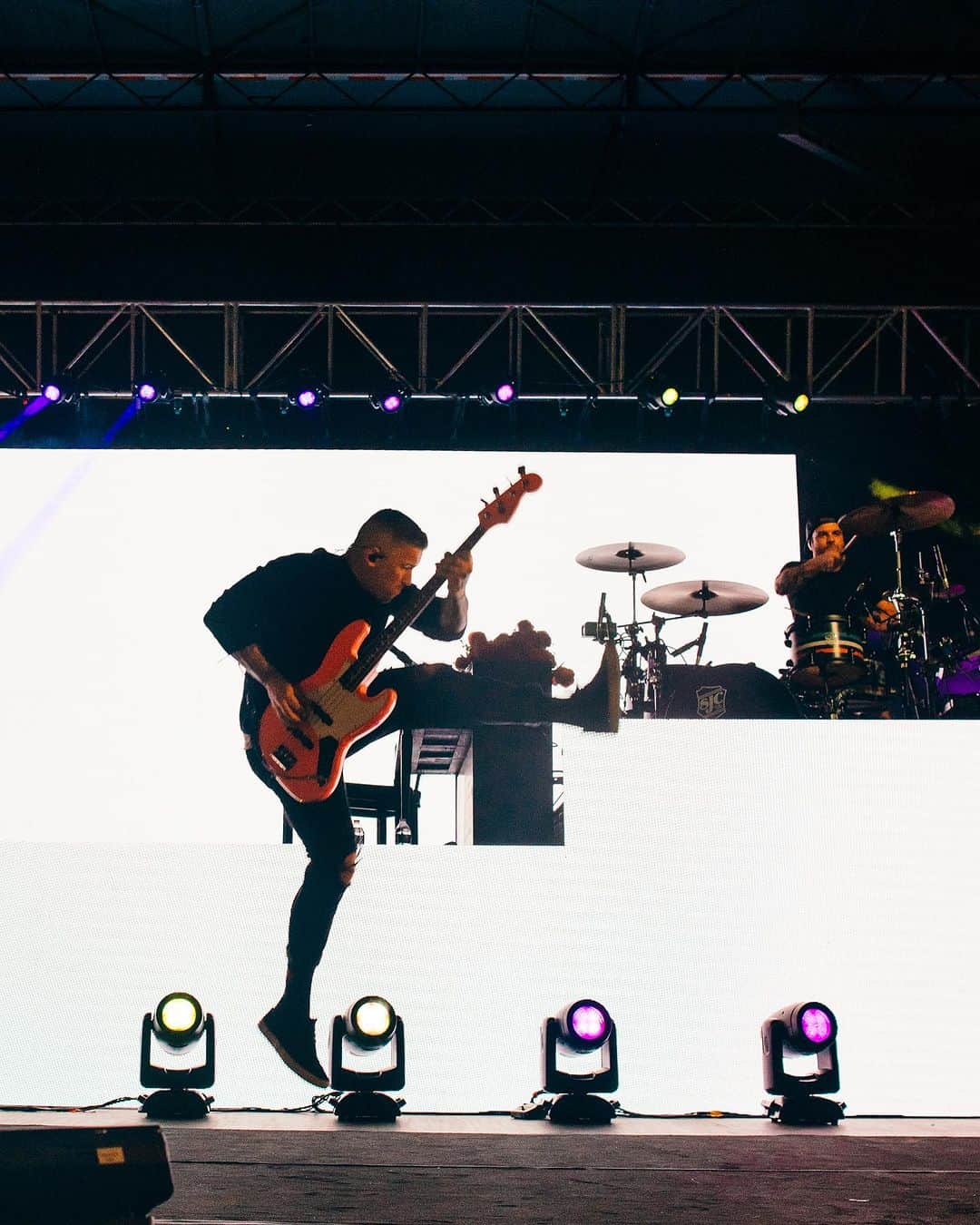 ザッキー・ヴェンジェンスのインスタグラム：「Maryland you always have my heart ❤️ Thank you to everyone that came out to the make up show. Love you forever 😘 Sayreville your up next 🤛 📸 @salmabustos #maryland #mdstatefair #bass #jumpman」
