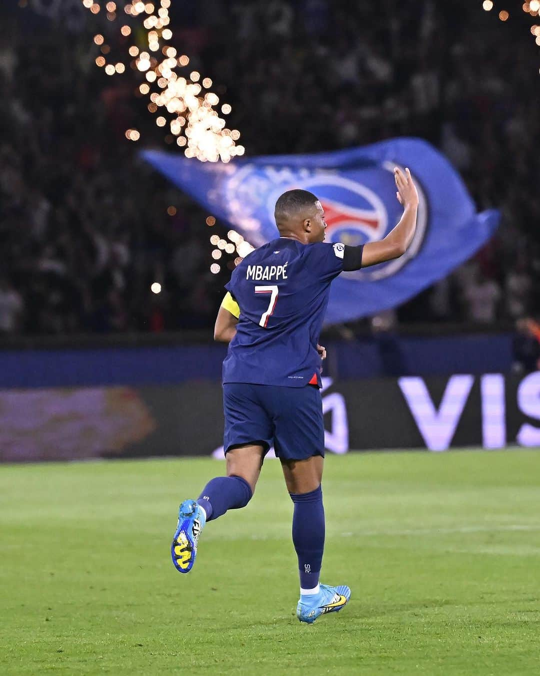 パリ・サンジェルマンFCさんのインスタグラム写真 - (パリ・サンジェルマンFCInstagram)「🎯⚽️ @k.mbappe   #PSGOGCN」9月16日 4時33分 - psg