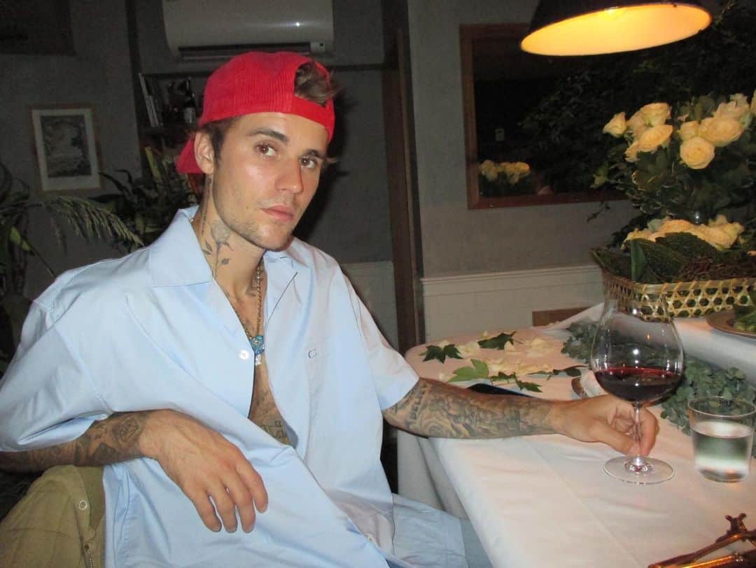 ジャスティン・ビーバーさんのインスタグラム写真 - (ジャスティン・ビーバーInstagram)「🫣」9月16日 5時35分 - justinbieber