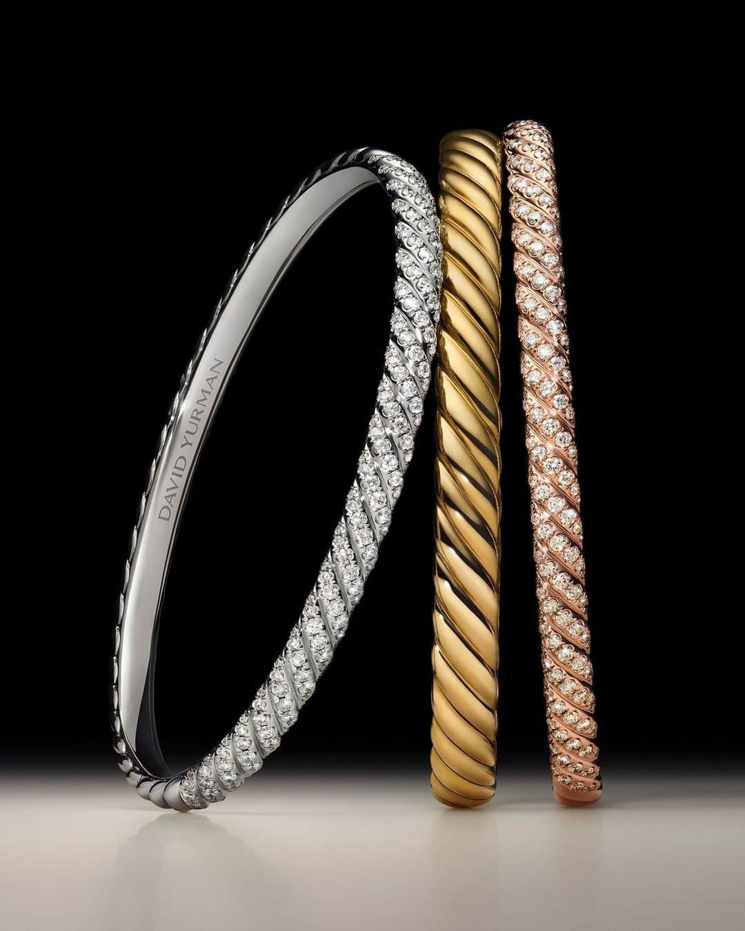 デイビット・ユーマンのインスタグラム：「White, yellow, or rose gold? The new Sculpted Cable bangle transforms our signature design motif into a carved form.  #DYSculptedCable #DavidYurman」