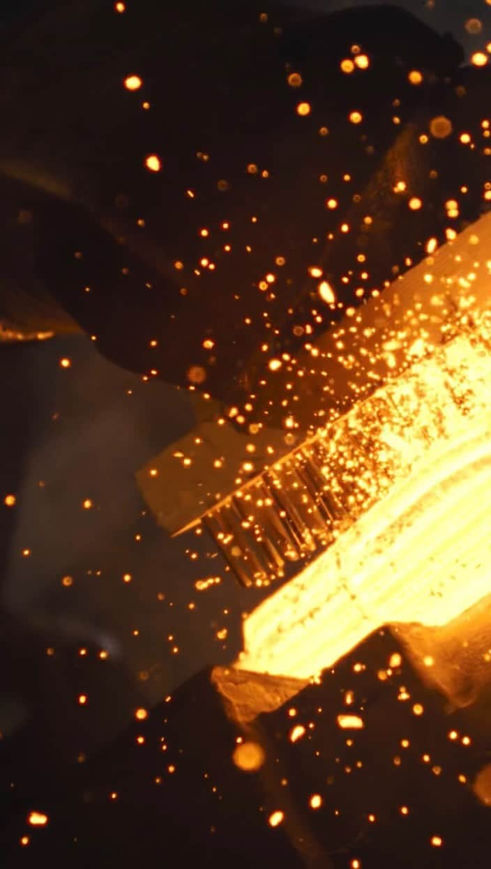 ウエストコーストチョッパーズのインスタグラム：「A tremendous amount of talent in Austin came together to create some really epic images for #outlawtv with @popeofwelding.  This is just one small snippet of what we captured with the new Ember camera.  I am real excited to show more and cannot wait to work for this network.  They allowed the freedom to be creative and extremely collaborative with this project and I cannot thank them enough for the opportunity.  Thanks to @freeflysystems for loaning us their demo Ember to put it through its paces.  Shot on @7isatribe blackwings.  More soon…..  Client: OutlawTV Ex. Producer: @popeofwelding  Producer: @thecyberathlete  Director/DP: @chrisleclerc  Director/DP: @mandrew_dp  Production: @backstory.us / @360.studios / @territory_6  UPM: @john_rains  AD: @the_dax  2nd: Christian Haynes Pro. Sup: Zach Marlo Asst Sup: Nico Gutierrez Trinity OP: @littlesteadi Robot OP: @arimoralesfilm  Camera: @dinomaglaris  Camera: Rex Davey BTS: @joelflora_  Rentals: @mpsfilm  1st AC: @joshua_barbur  1st AC: @brooksbirdsall  1st AC: Joe Marks 2ndAC: @hannahmariemedia  2ndAC: @adamlichtenberger  2ndAC @devonquickk  Camera car: @atxgrip  Camera car driver: Steve Urban Camera car Arm: @seanmoskey  Camera car head tech: James Navaira Camera car OP: @laboy00  Gaffer: @keaton_loudamy @convoy_atx  BB: @noelmaitland  Key: @seanmoskey  BB grip: Phillip Renoir Sound: Damian Haux Locations: @lindsey_l33  DIT: Derek Mungor Craft: Saul Sanchez PA: Richard Rincon / Cody Michalik / Bradley Wolfe  Color: @aleks.color  Post mix: Zack Devries . . . #camera #cinematographer #cinematography #ember #freefly #jessejames #atx #production #bts #welding #bluecollar #grip #lighting #filmmaking #filmaker #tv #outlaw #outlawtv #bts #blackwings #cine #productionlife #film #epic #setlife #artist #art #metalwork #artworks #filmmakers @filmmakersworld @filmakrs」